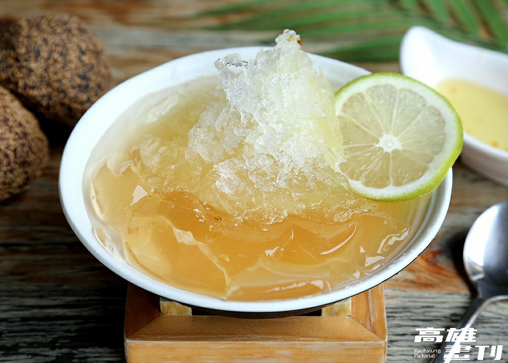 桂花檸檬愛玉使用野生的那瑪夏愛玉手洗製成，口感清涼滑溜，與桂花蜜及檸檬相當速配。(攝影/Carter)