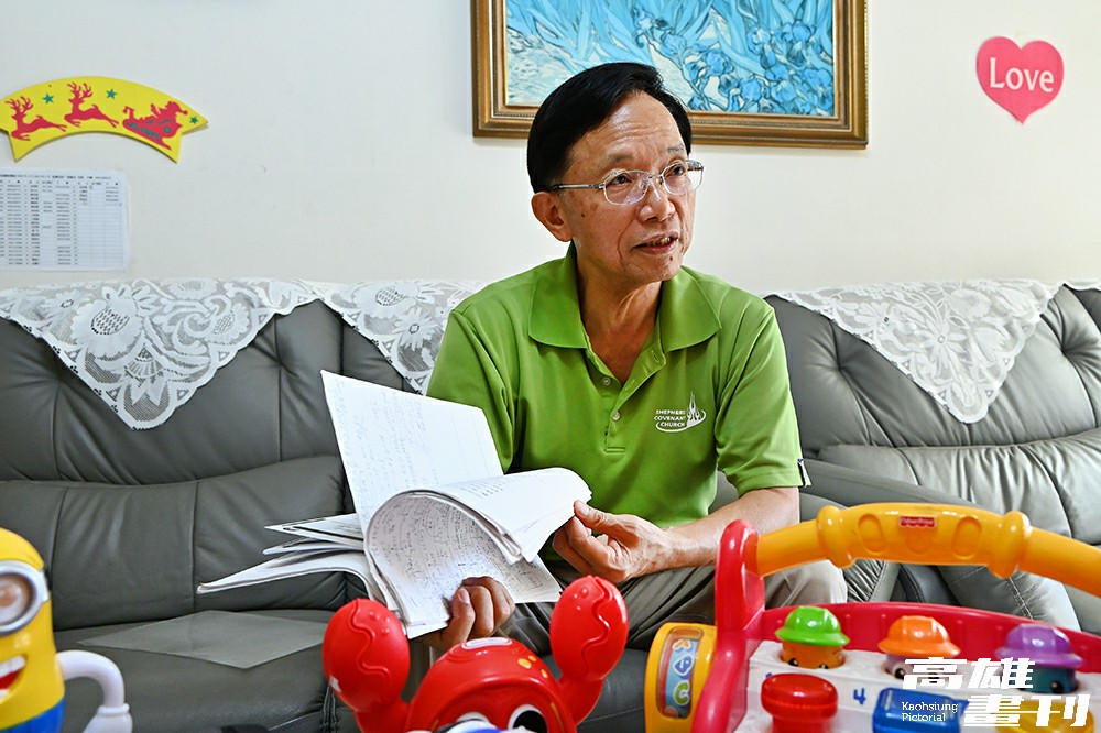 維修紀錄被分門別類收在資料夾裡，是蘇爸維修時的「武功秘笈」。(攝影/Carter)