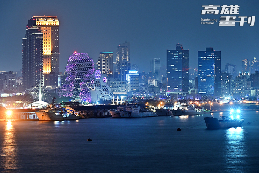 海洋首都高雄夜晚的魅力，就從夜遊高雄與海同行精彩遊程開啟。(攝影/Carter)