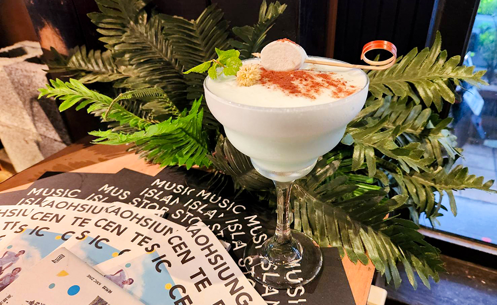 「綠色蚱蜢  Grasshopper」是加勒比海冰沙調酒系列飲品。(圖片提供/藍色狂想音樂餐廳)