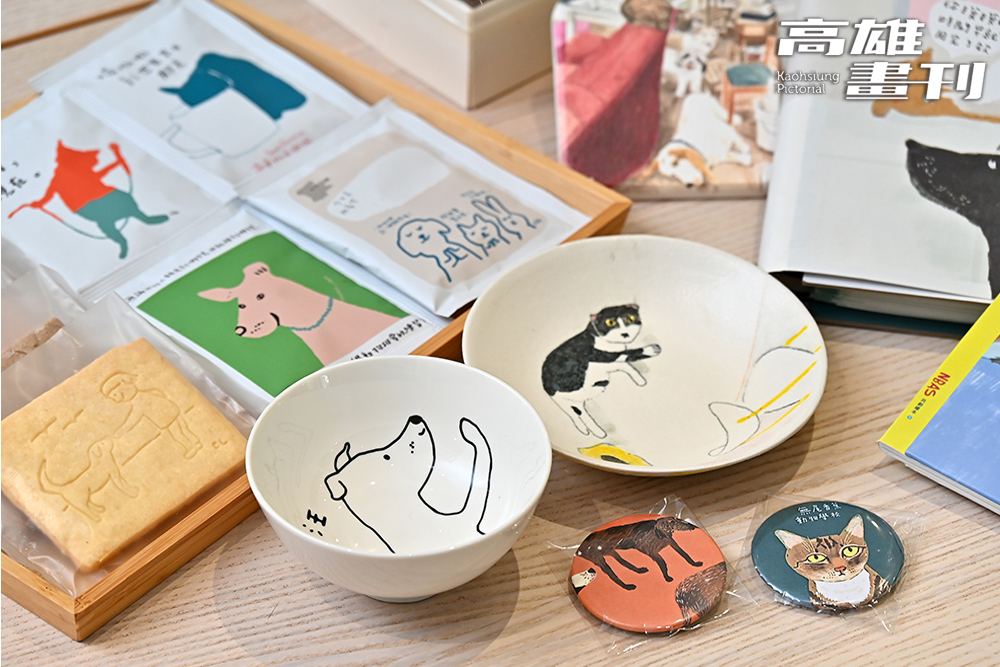 各種動物教育文創商品包括食品、教材、生活道具等。(攝影/Carter)
