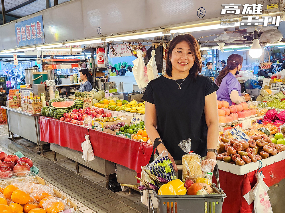主婦聯盟環境保護基金會南部辦公室講師王巧溱廚藝了得，育有三個小孩仍每天下廚。(攝影/李瑰嫻 )