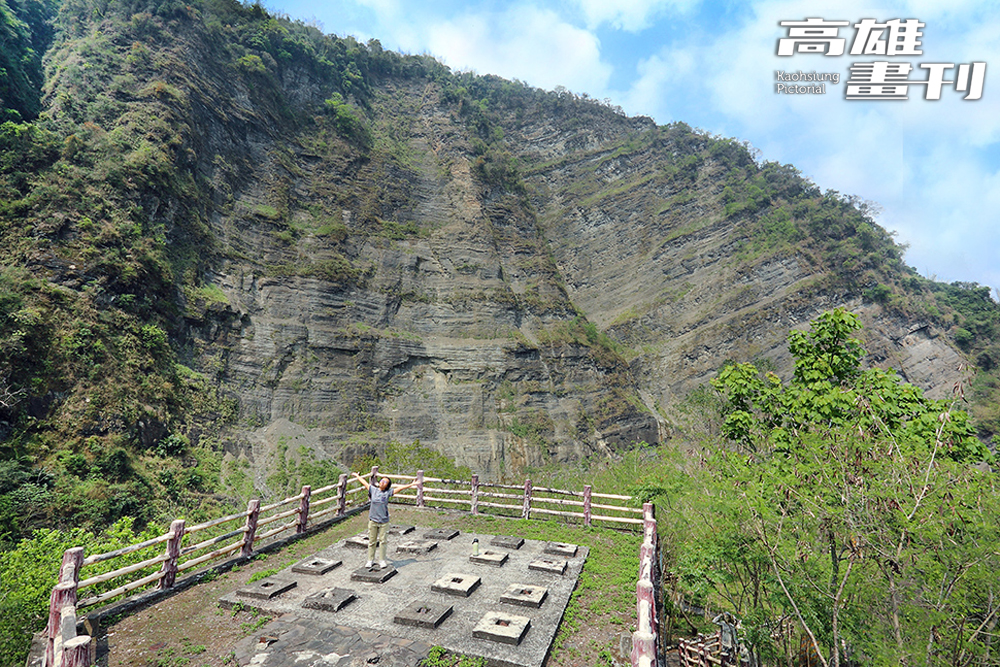 嗡嗡大峽谷垂直峭壁景觀，極為壯闊美麗。(攝影/Carter)