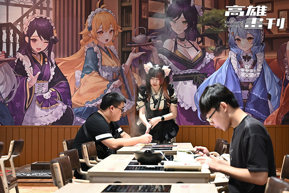 「萌鍋貓又」店內處處是可愛貓耳元素，成為動漫同好交流的療癒空間。(攝影/Cartar)