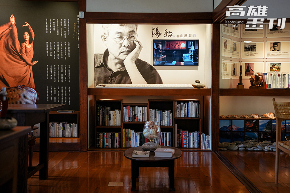 搖籃咖啡不只是一間咖啡館，也是基金會和獨立書店，不定期舉辦藝術或文學類的主題展覽。(攝影/Cindy Lee)