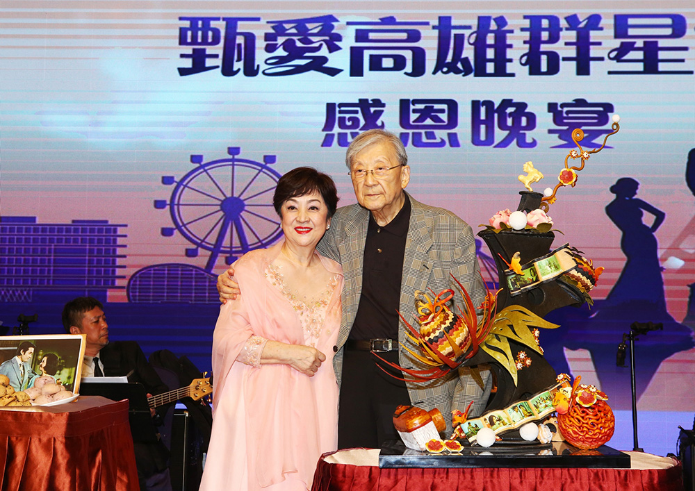 甄珍與李行導演。