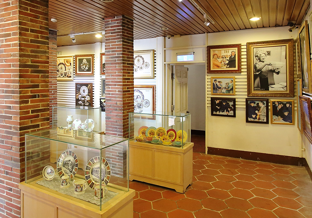 英國領事館內展覽出相當多文物。