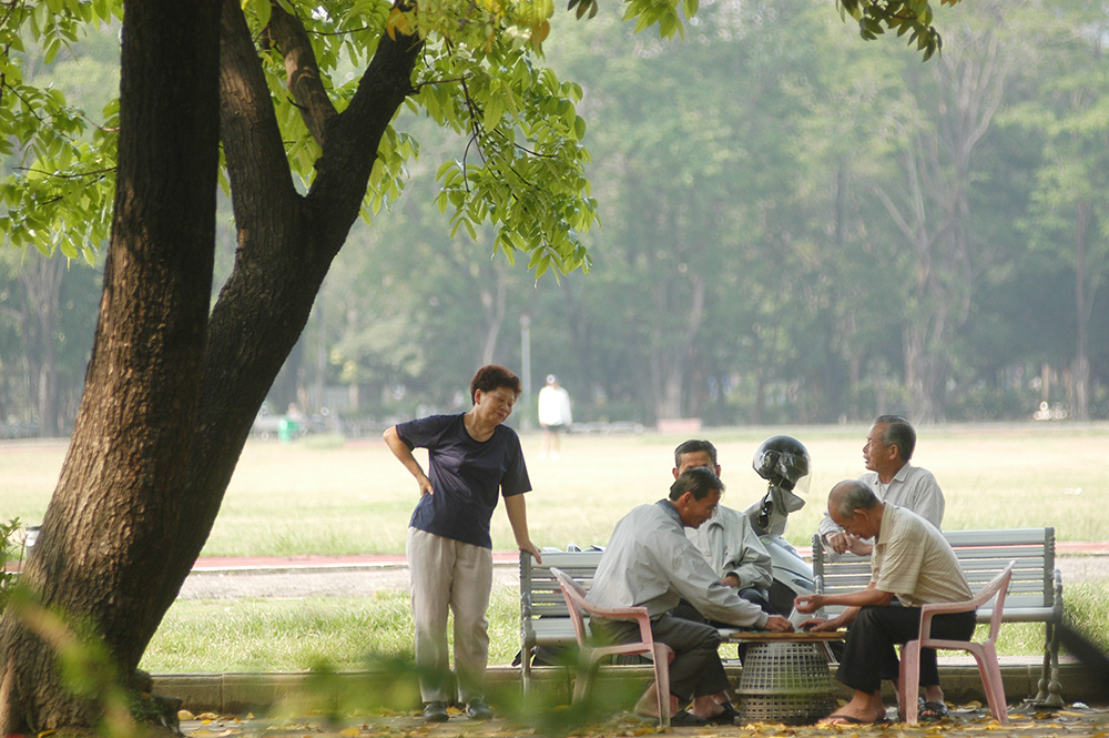 中央公園是高雄市民休閒的好地方。