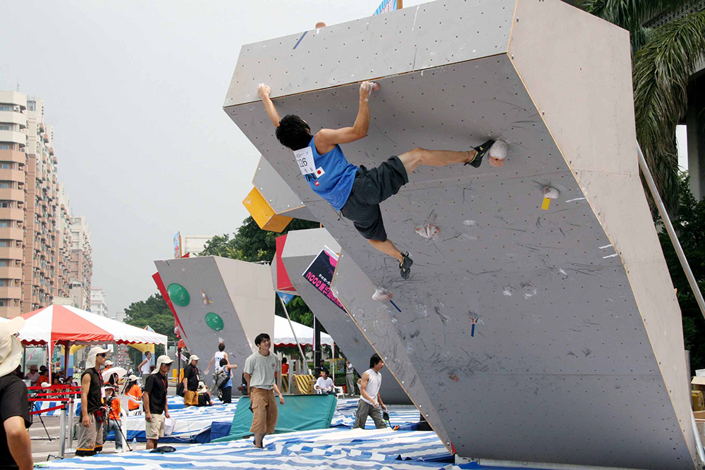 世運暖身賽運動攀登於文化中心舉行。