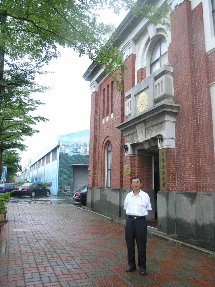 港史館的終身義工李嘉璋