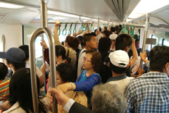 高雄捷運通車，不到三週試乘人潮已突破3百萬人次。（攝影 / 鮑忠暉）