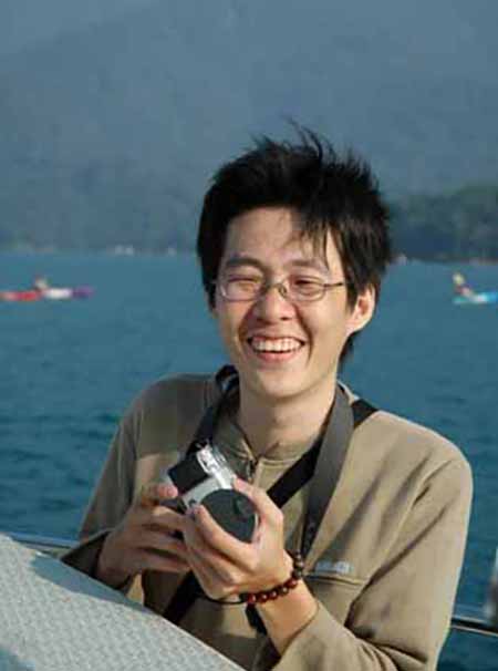 葉庭智大學還沒畢業就開始從事政治活動與文字工作，平日喜歡接近大自然。( 圖/葉庭智提供)