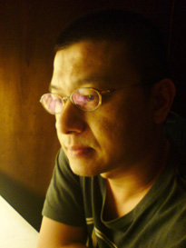 本職是室內設計師的張孝維，受到擔任爵士樂手父親的影響，讓他成為爵士樂的活字典。（圖／張孝維提供）