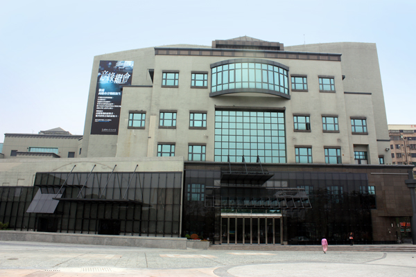 高雄市音樂館甫完成整修，外表煥然一新。(圖/劉昭禪攝)