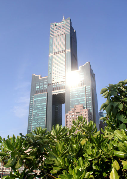 日照充足是點燃高雄向上發展的強大能量。（圖/黃建樺）