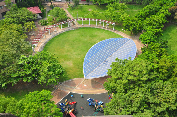 福山藥用植物園中的太陽能發電屋頂。（圖/高雄市政府工務局提供）