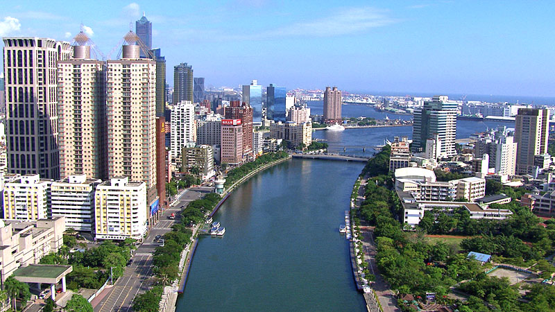 高雄市賡續為打造幸福城市擘劃新願景。（圖∕齊柏林攝 高雄市政府都市發展局 提供）