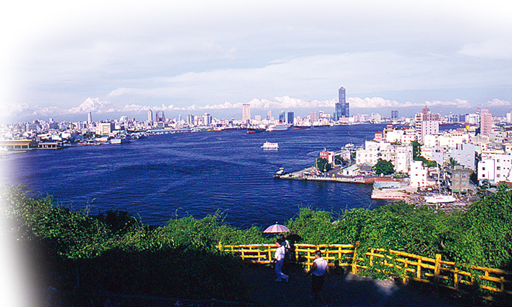 Gazing Out from Chihou Lighthouse, one can fee the majestic power of Kaohsiung Port and the city\'s \"one of a kind\" view, where the mountains meet the sea.
