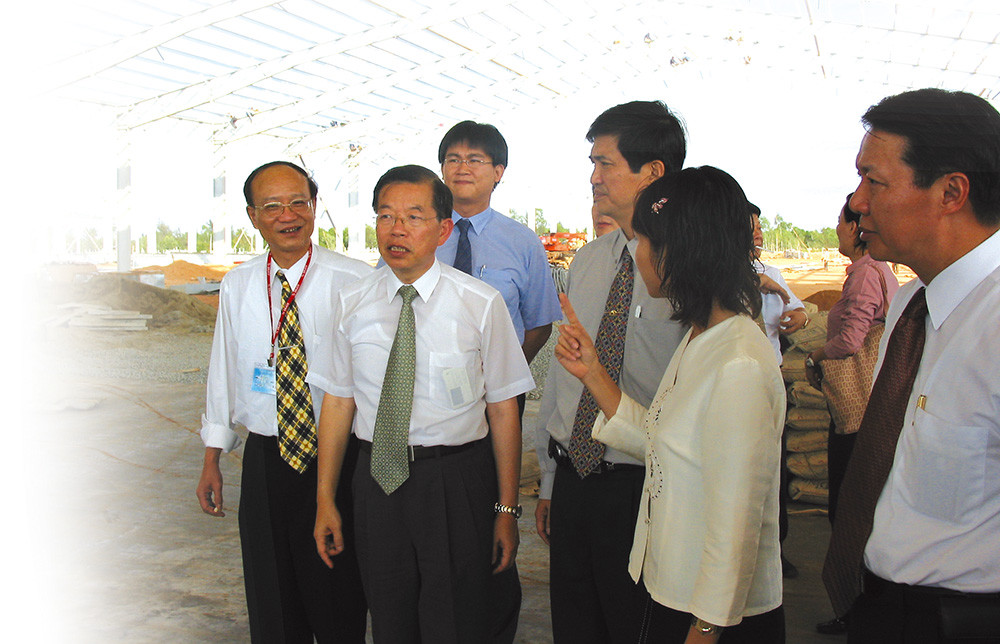 Mayor Hsieh led a delegation to visit Chu Lai Open Economic Zone in Vietnam in order to cope with the preparation of the forthcoming Free Port Zone in the city.