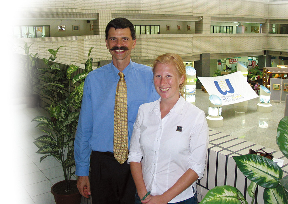 Elisha( right) and Gavin(left) both came to Kaohsiung from Brisbane to attend the staff exchange program.
