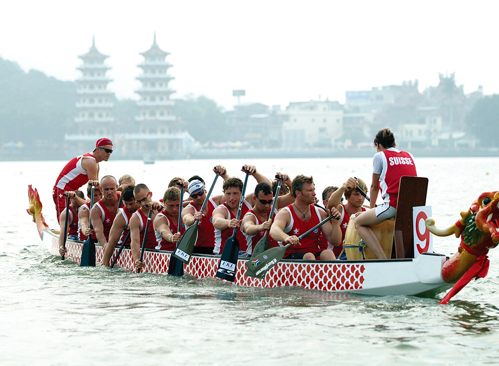 With the powerful tempo of beating drums and all athletes rowing their oars in unison, onlookers were provided with an atmosphere of local culture and excitement.