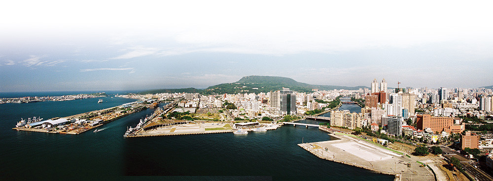 Waterfront Wharves, a Vigorous Economy, and Convenient Transportation