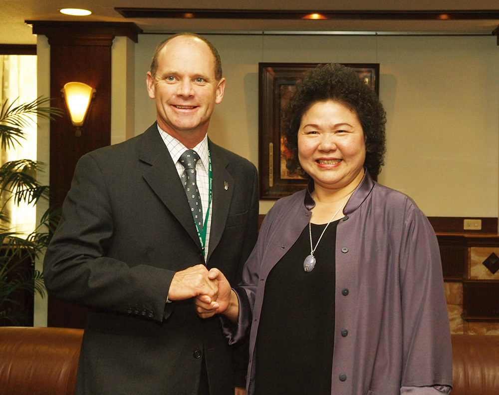 Mayor Chen (right) was delighted to greet Mayor Cambell and the delegates, especially since Brisbane and Kaohsiung have had a sister－city relationship since 1997.