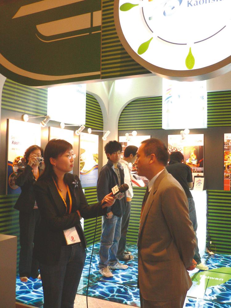 2009世運組委會藉由於香格里拉飯店，SportAccord運動年會現場設攤，藉此與體育界人士資訊交流。