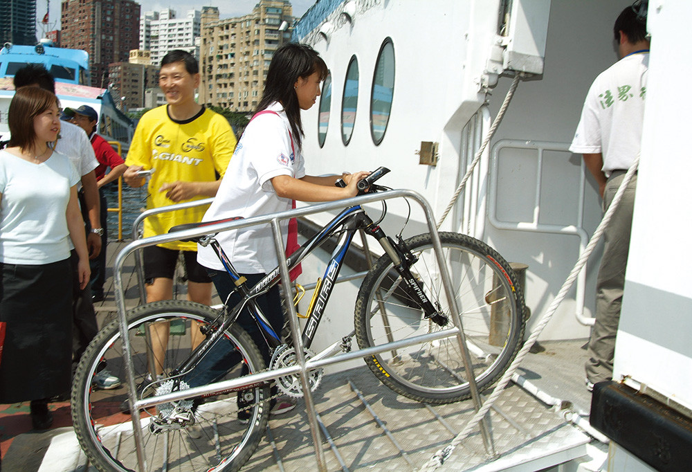 From now on, you can take your bike onto the Love Boat and Glory Boat, making Kaohsiung City a bike-friendly city.