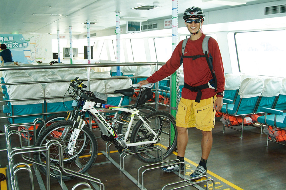 即日起，高雄市自行車將可由陸上躍登觀光遊輪（真愛輪、光榮輪）暢行無阻，朝自行車友善城市更向前邁進一大步。