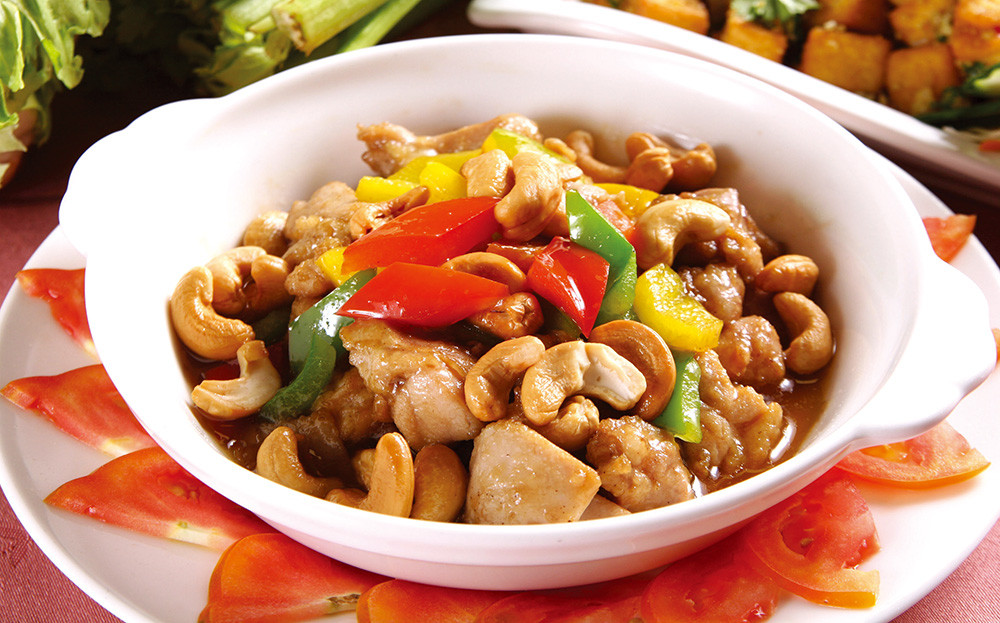  Diced chicken with cashew