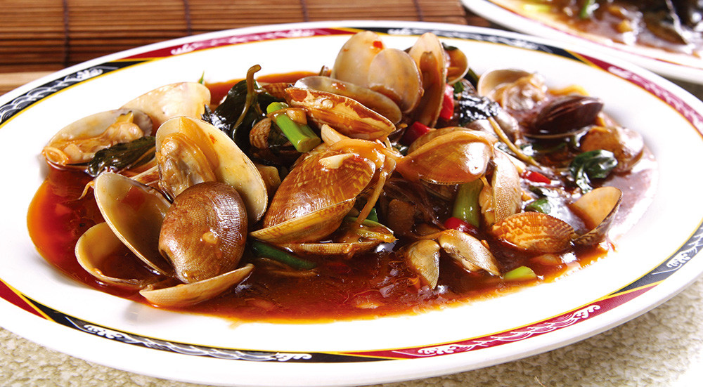 Clams with brown sauce