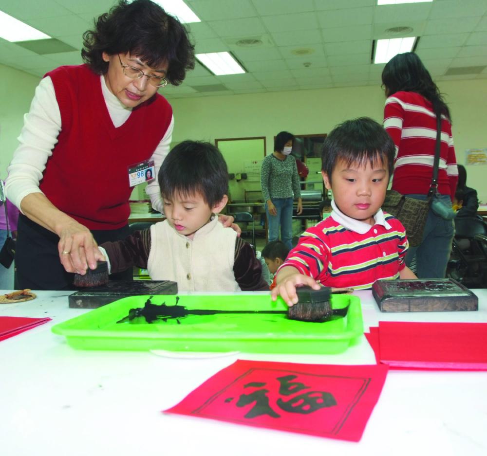 The Arts and Education Center facilitates the experience of hands-on activities so that the public is able to appreciate art on a more profound level.