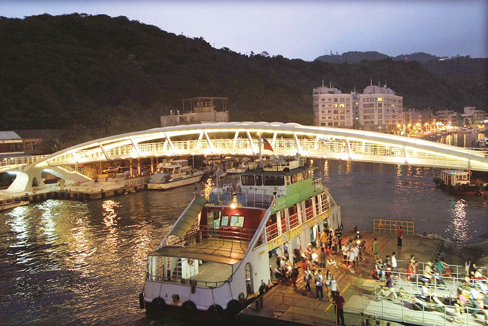 Hamasen Pier 1 Scenic Bridge