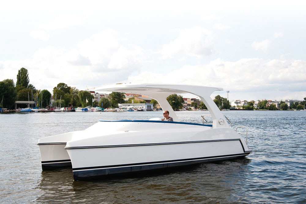 Horizon Yacht Company\'s \"SunCat 23\"
