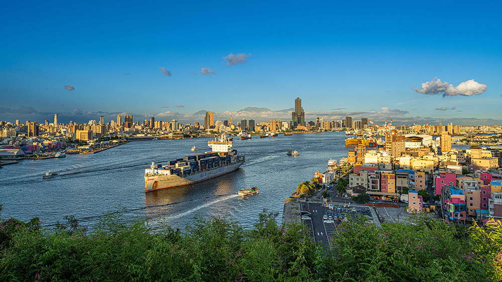 Spectacular scenic views from Cihou Lighthouse (Photo by Huang Jing-wun)