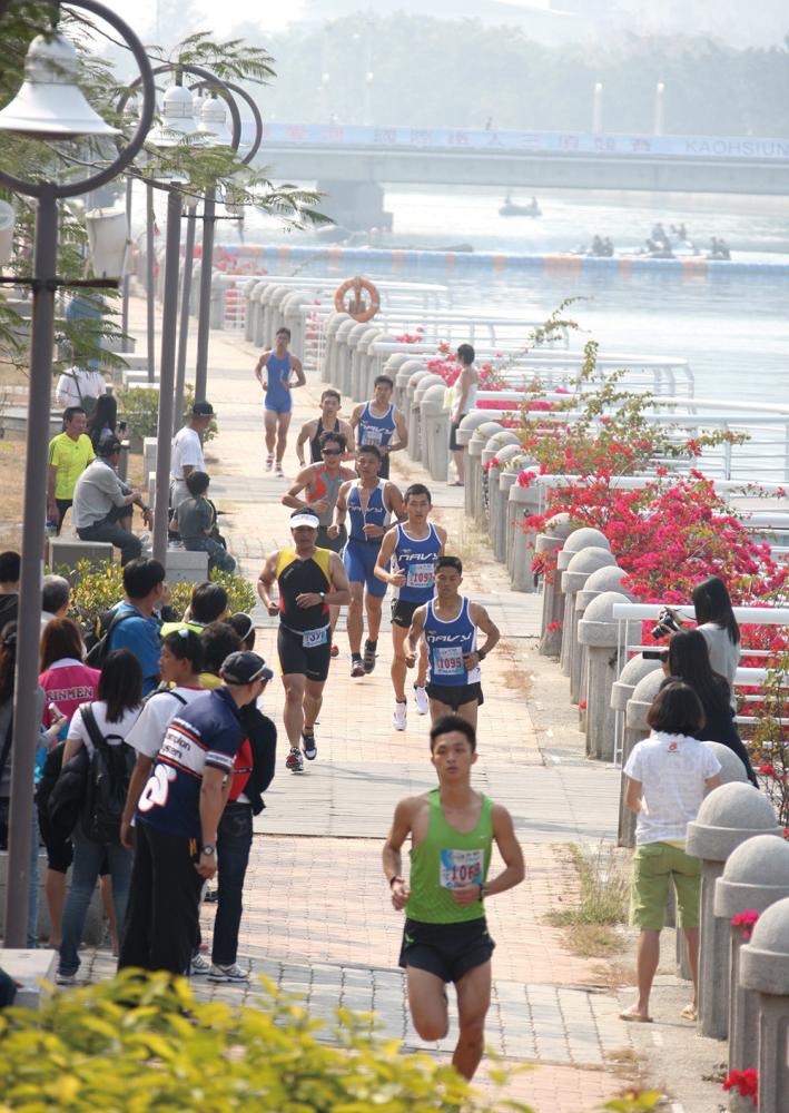 Kaohsiung\'s scenic marathon route