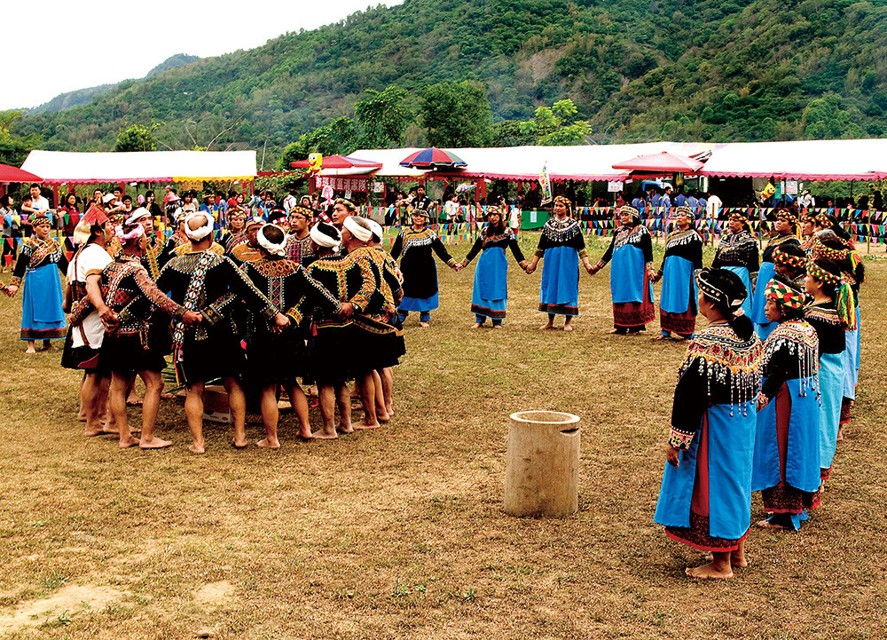 Bunun singers