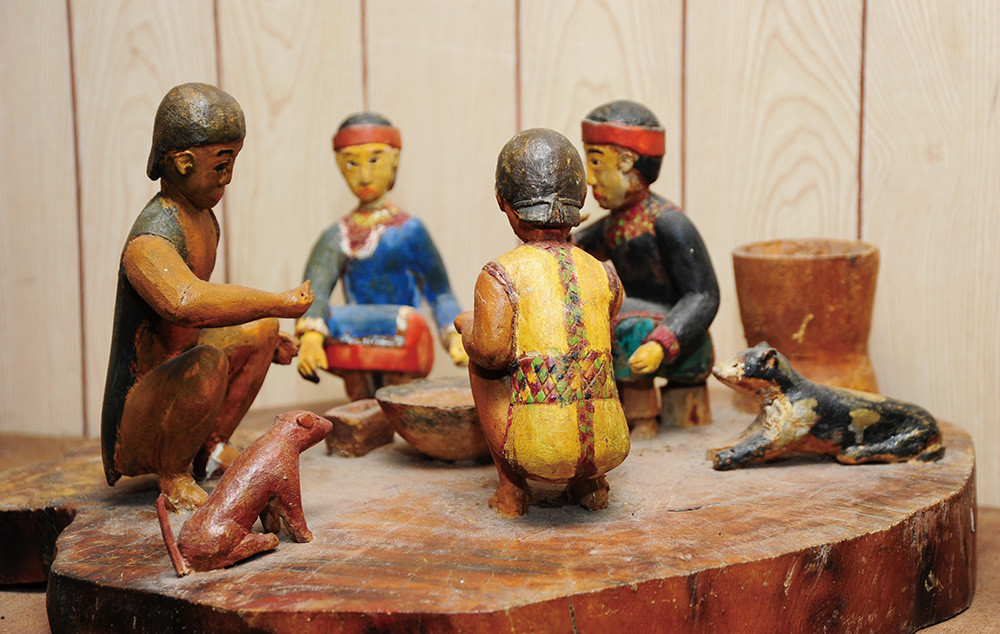 A wooden sculture by Chu Pao-ju 朱寶如木雕作品