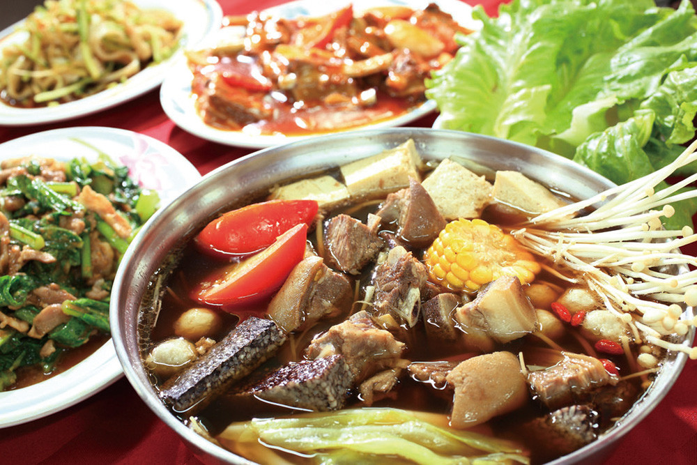 Ming Der\'s signature lamb hot pot
