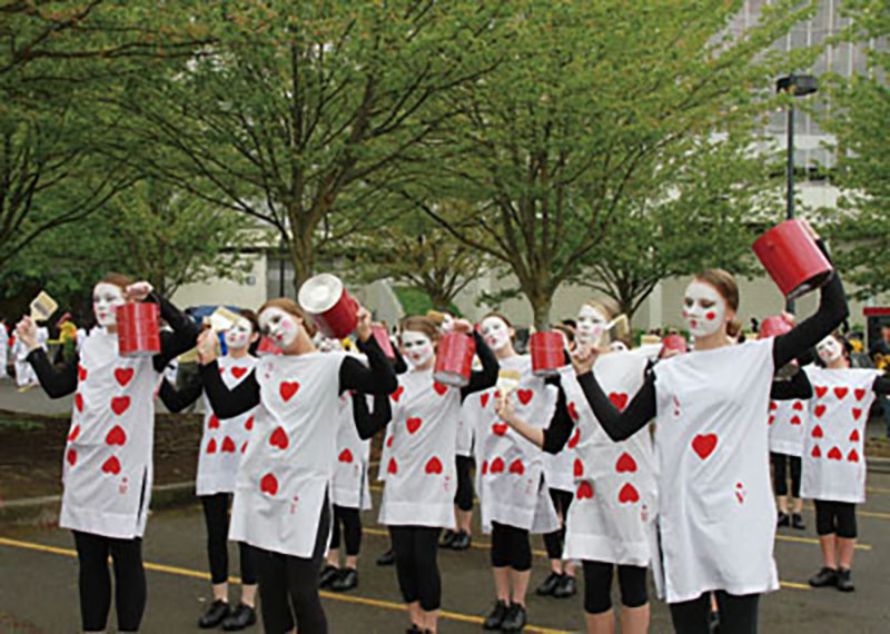 The Rose Festival\'s Grand Floral Parade