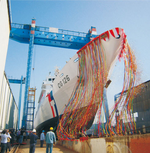 Jong Shyn makes all kinds of boats.