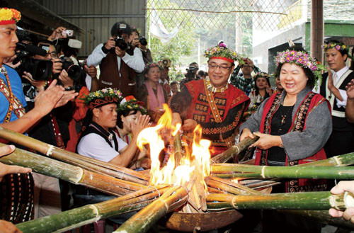 Mayor Chen Chu attended Tapakadawane Ceremoney.