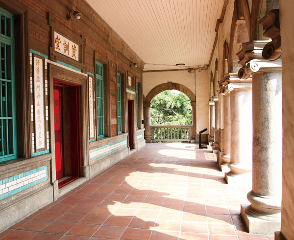 A spacious corridor on the second floor