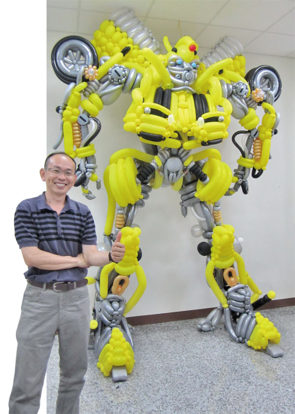 Creating Fantasies Balloon Artist He Kun-Long
