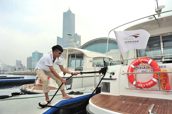 Docking the yacht