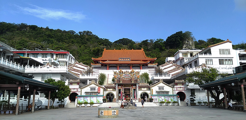 超峰寺是大崗山最佳觀景點之一。（攝影／葉郁琪）