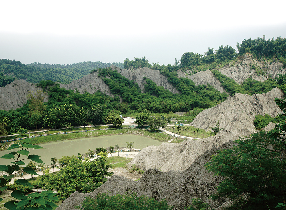 Tianliao District\'s Beguiling Moon World