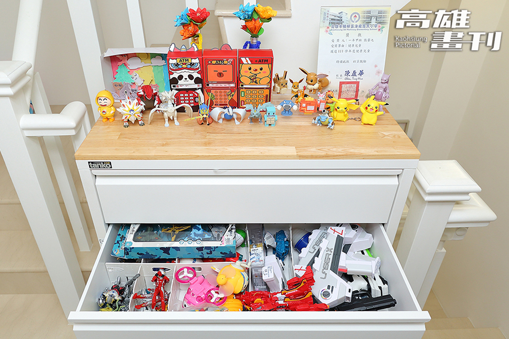 當空間有限，與孩子約定「有進有出」原則，讓物品定期流動，空間常保清爽有序。(攝影/Carter)