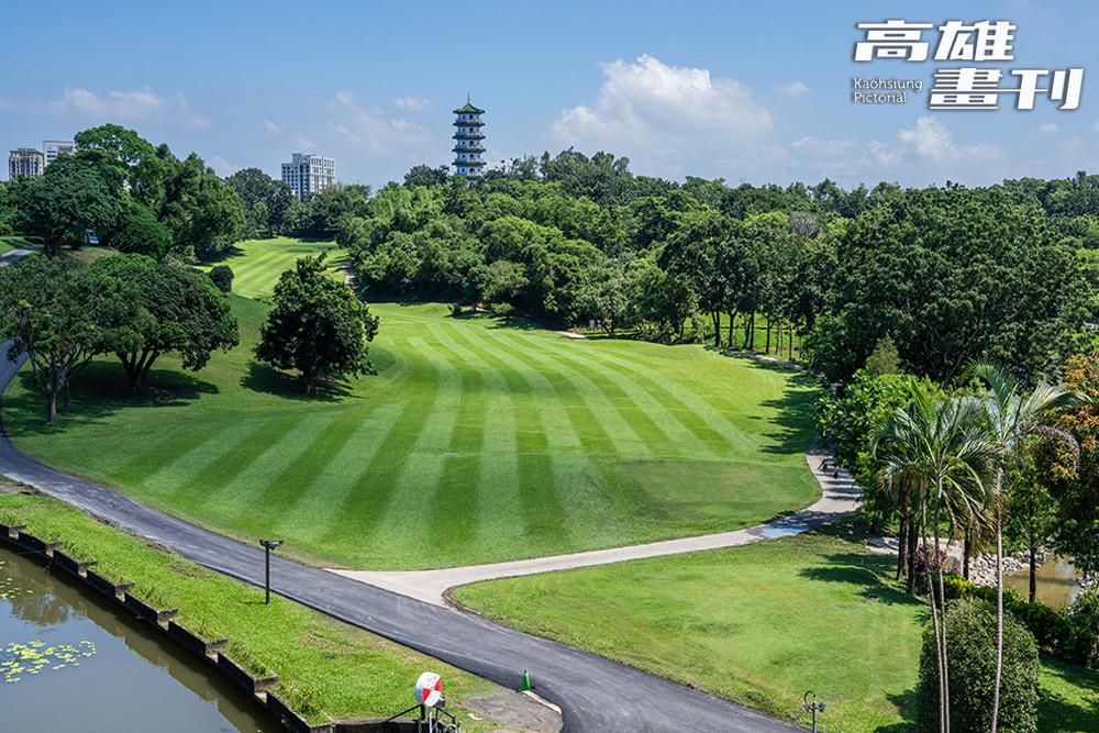 高雄果嶺自然公園同時兼具休憩、生態、教育與保護功能。(上：攝影/黃敬文、下：攝影/Cindy Lee)